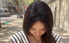 大坤坤戳桃子流牛奶视频